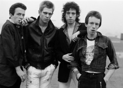 English punk rock group The Clash, New York, 1978. Left to right: singer Joe Strummer (1952 - 2002), bassist Paul Simonon, guitarist Mick Jones and drummer Nicky 'Topper' Headon. (Photo by Michael Putland/Getty Images)